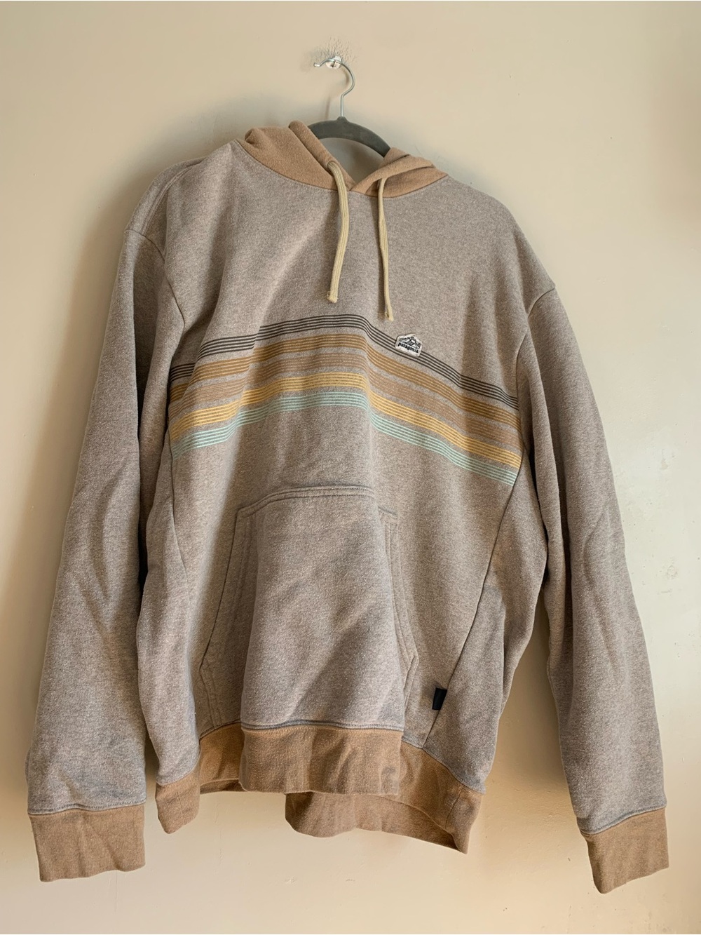 Patagonia Tan Hoodie Pullover Casual Mens Jacket XL Athletic Outdoor Clothing